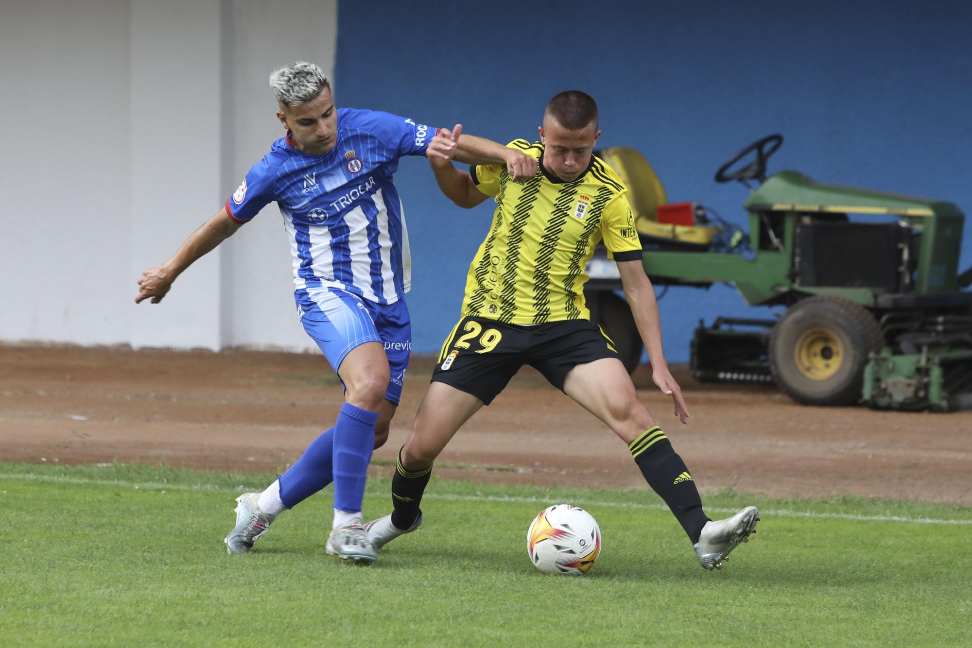 Las imágenes del partido del Oviedo contra el Avilés