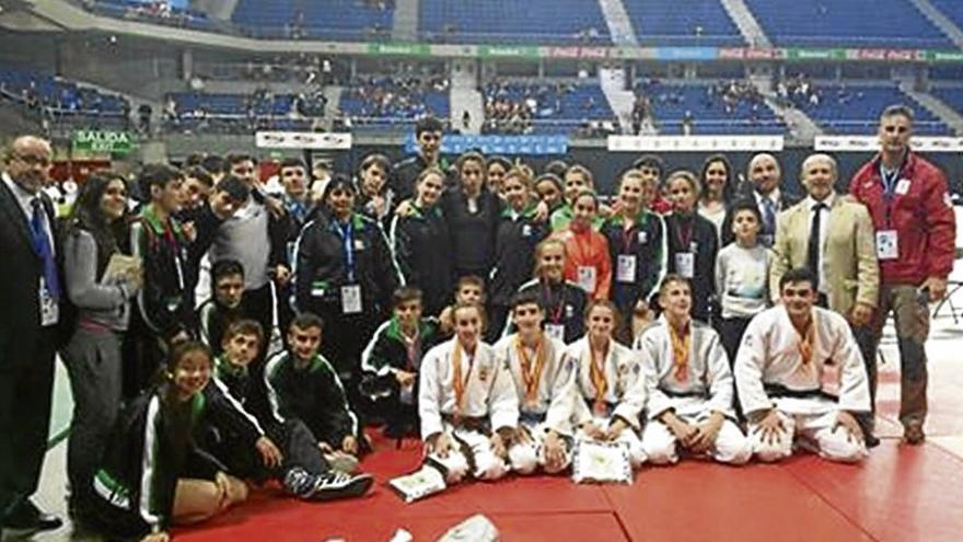 Cinco medallas, una de oro, de los infantiles y cadetes extremeños en el nacional en Madrid