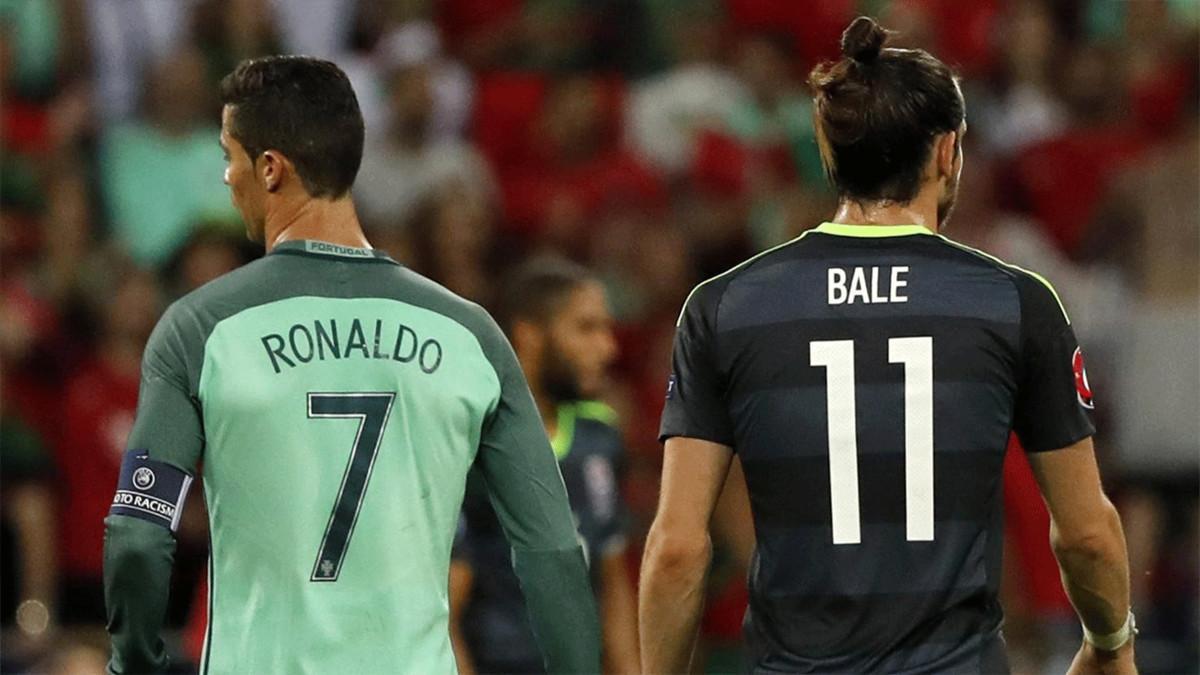 Cristiano Ronaldo y Gareth Bale durante un partido entre sus selecciones en la Eurocopa 2016