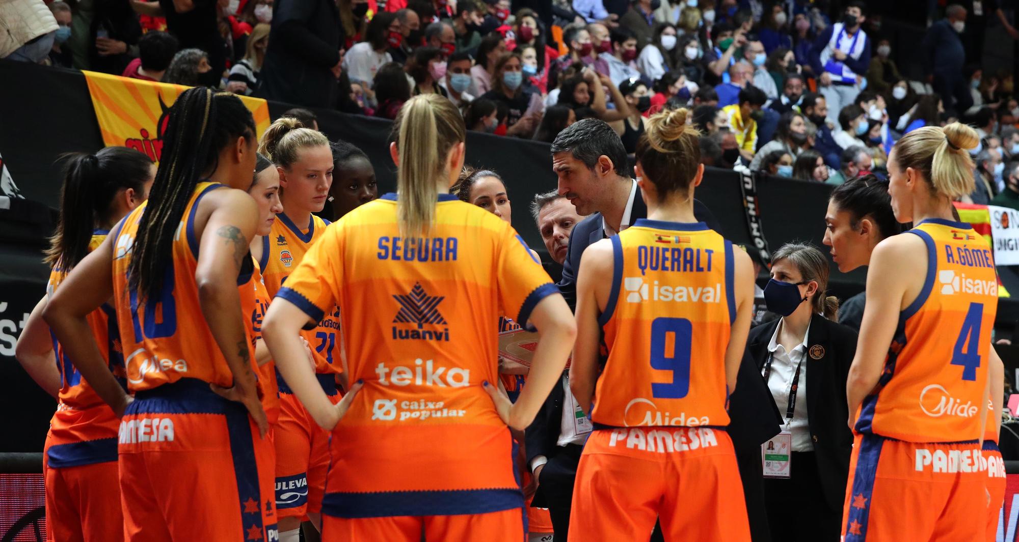 Semifinal de la Copa de la Reina entre el Valencia Basket y el Spar Girona