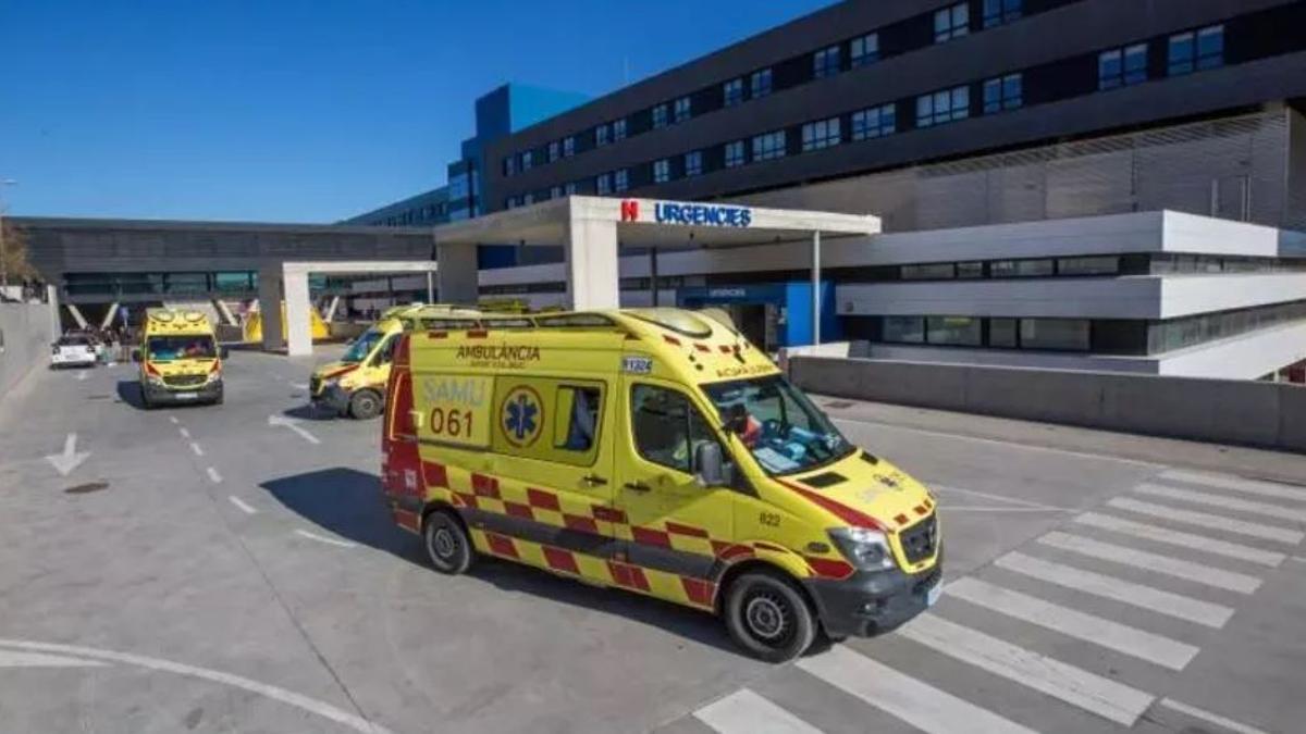 Una ambulancia en el hospital Can Misses