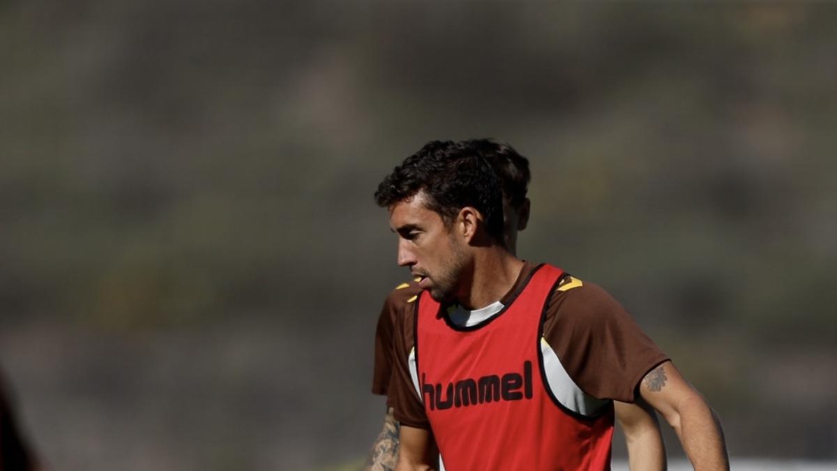 Jaime Mata durante el entrenamiento de la UD, ayer en Barranco Seco.