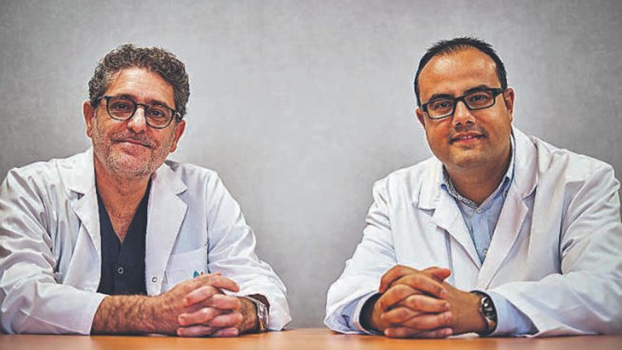 Los doctores Julio Roldán y Juan Manuel Sánchez.