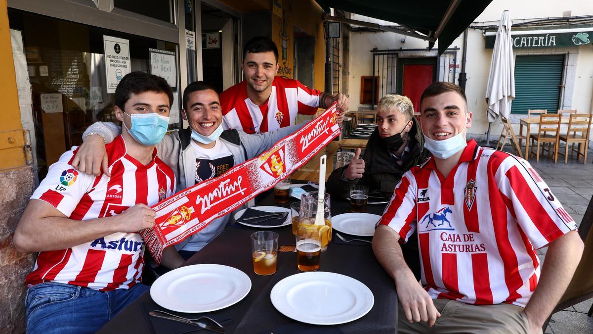 Ambiente de derbi en Gijón