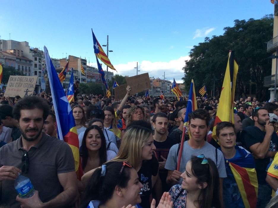 Manifestació històrica a Girona durant l''aturada general per rebutjar la violència policial l''1-O