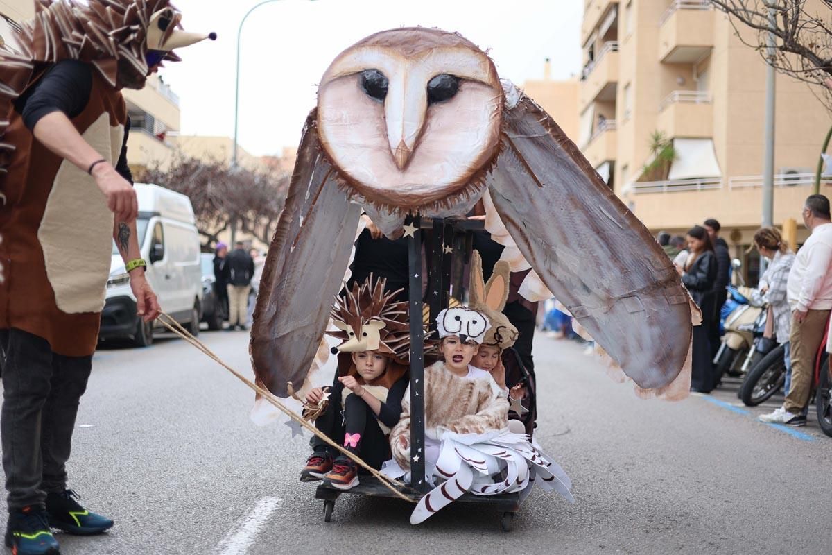 Búscate en las imágenes de la rúa de Carnaval de Ibiza