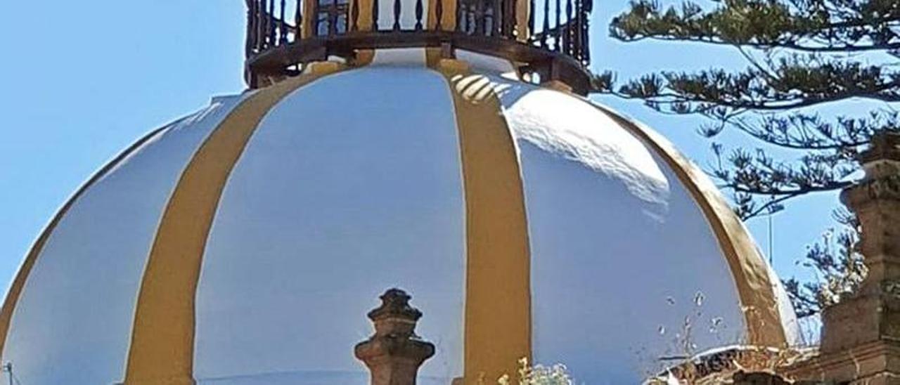 Detalle de la cúpula de la basílica del Pino. | | J.L.Y.