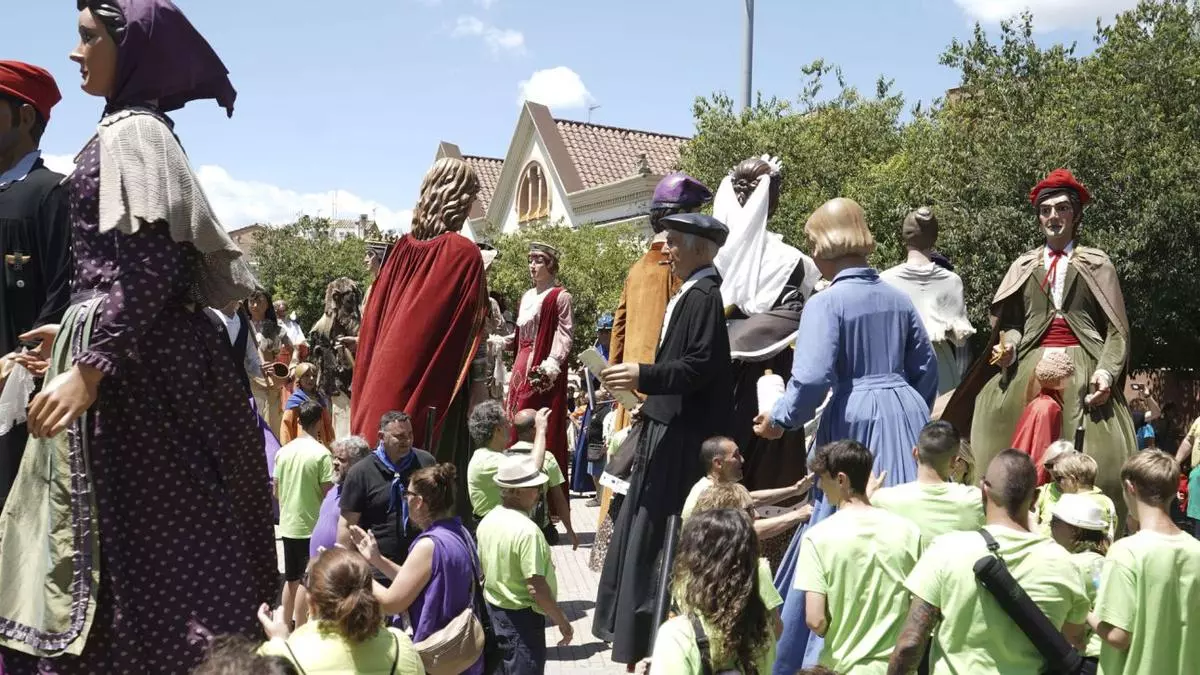 Una fiesta de altura con gigantes y cabezudos