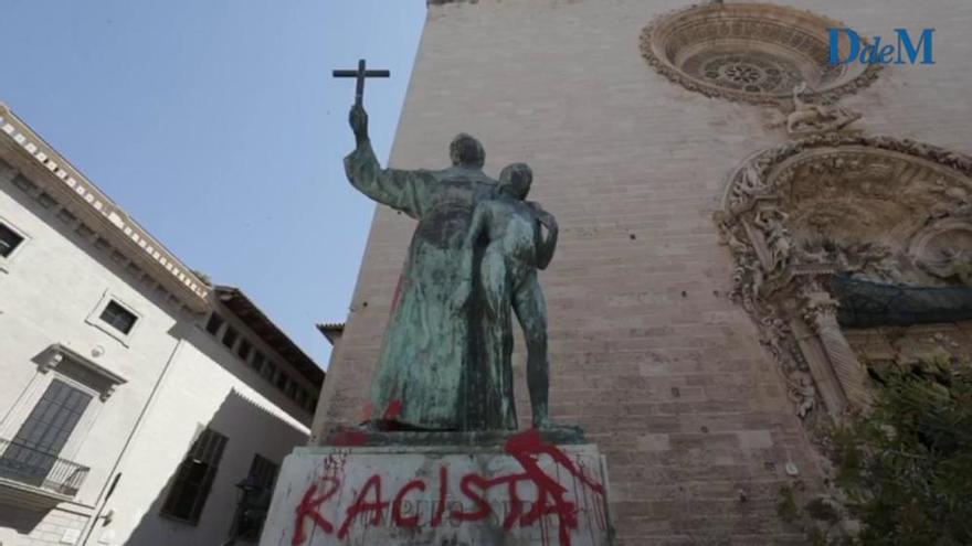 Aparece una pintada de "racista" en la estatua de Juníper Serra en Sant Francesc