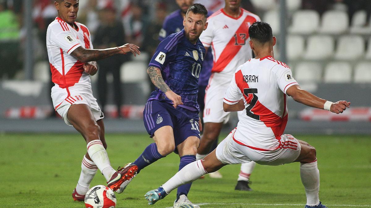 Messi anotó un doblete ante Perú