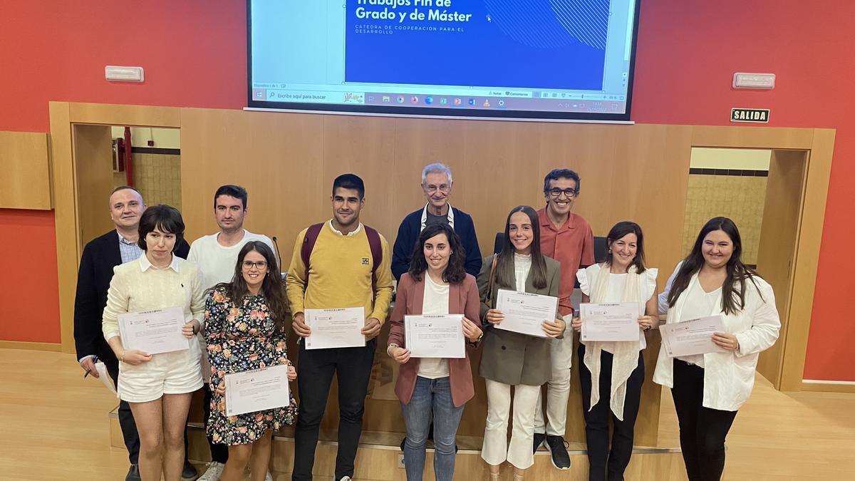 Entrega de los premios de la Cátedra de Cooperación de Unizar a los trabajos de fin de grado y fin de máster del 2022.