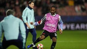 Raheem Sterling, 31 años, busca jugar sus primeros minutos desde mayo de 2025