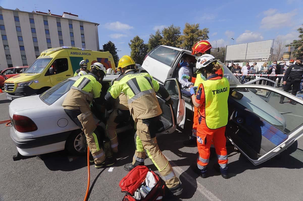 Simulacro de accidente de tráfico en la Diputación de Córdoba