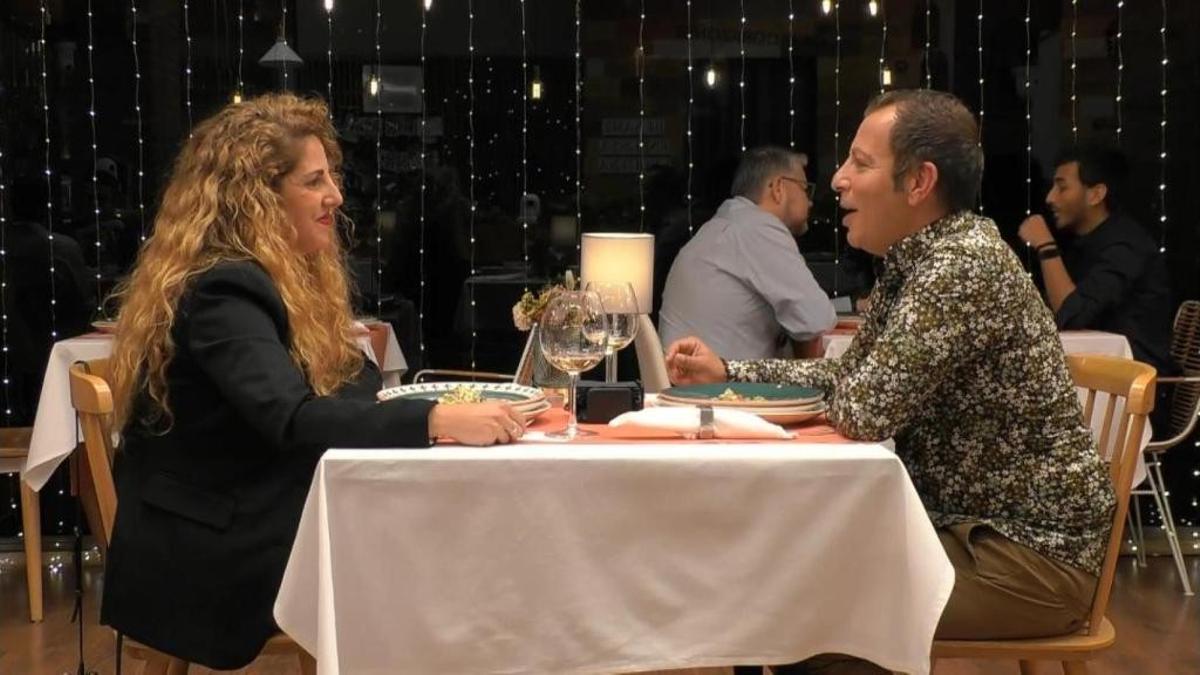 Mel y Patricia en su cita de 'First dates'.