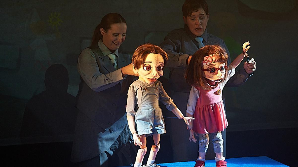 Escena de 'Cris, pequeña valiente', de El Espejo Negro