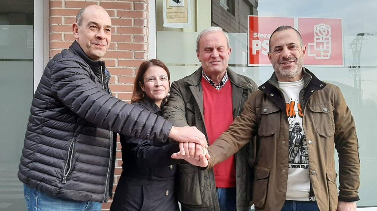 TIEMPOS DE PAZ; En la foto, Luis Ramón Fernández Huerga, Adriana Lastra, Luis Blanco Junquera y Ángel García, en una imagen de archivo.