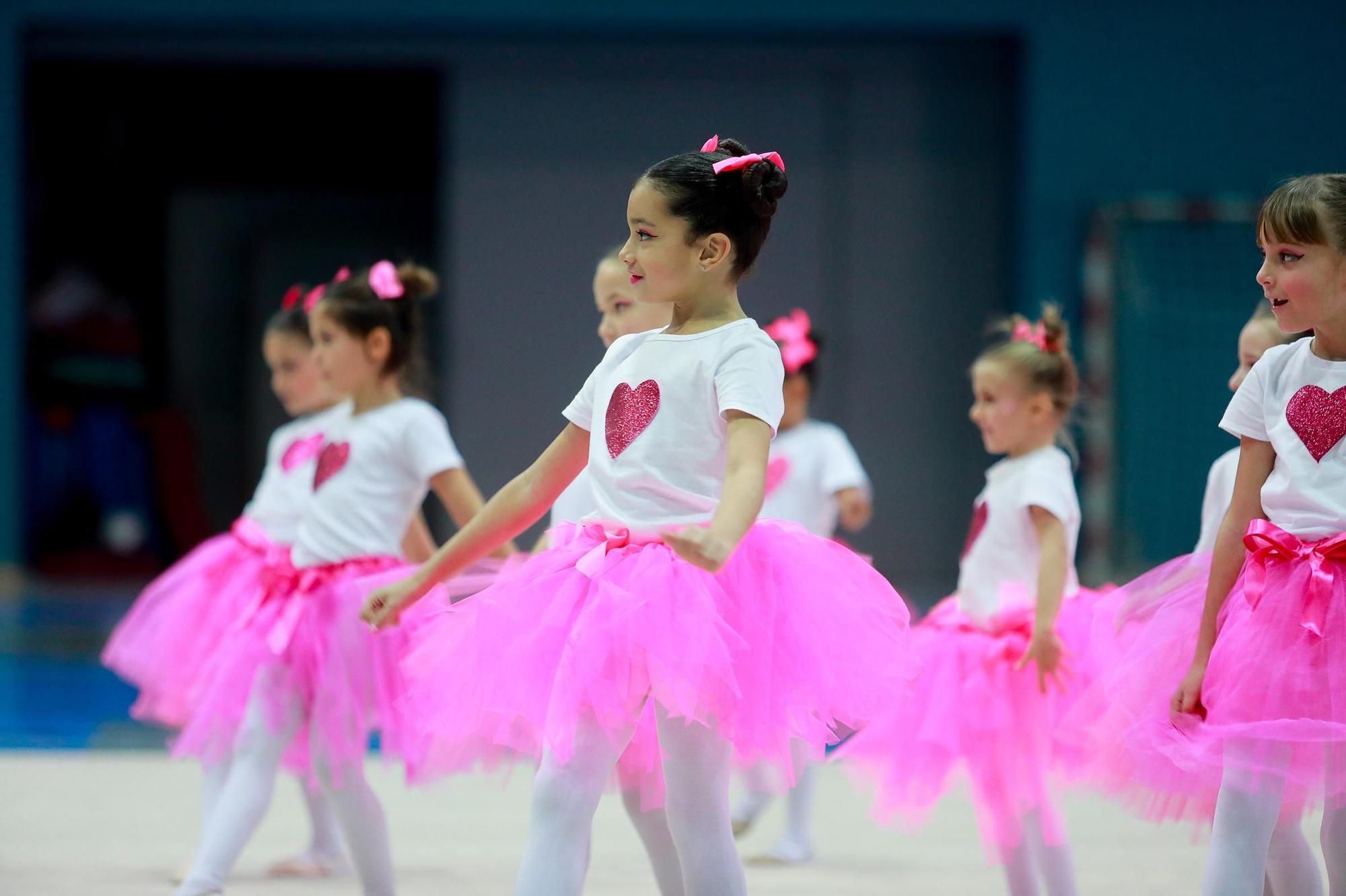 Mira aquí las imágenes de la gala de Navidad de gimnasia rítmica en Ibiza