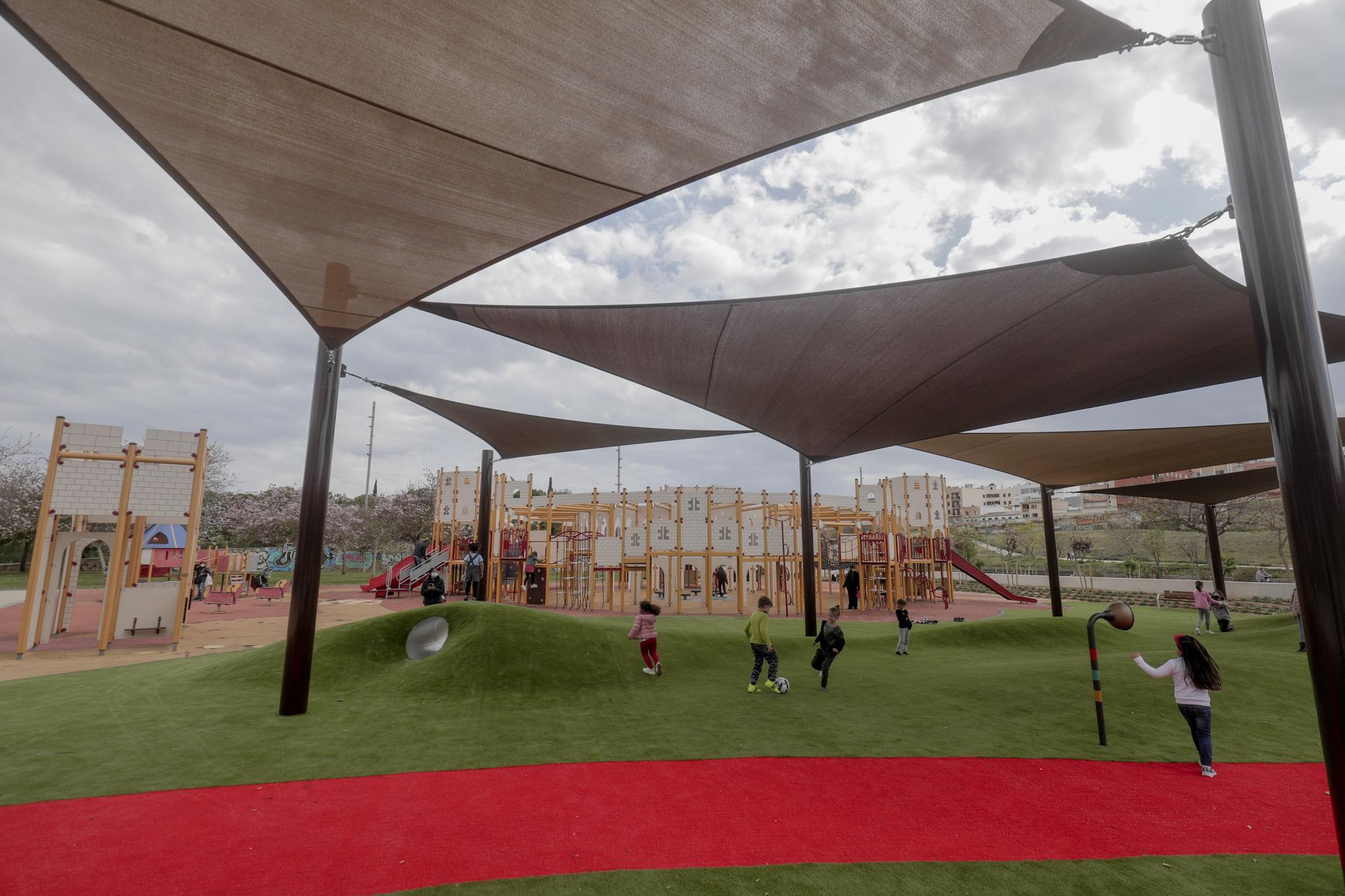 Palma inaugura su primer parque inclusivo en sa Riera