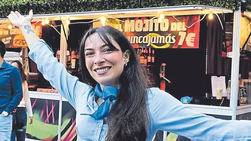 Andrea Guerra, coordinadora de barras del Grupo Joker: "Hay chavales que van con la tarjeta casi sin límite; yo tenía un billete para toda la noche"