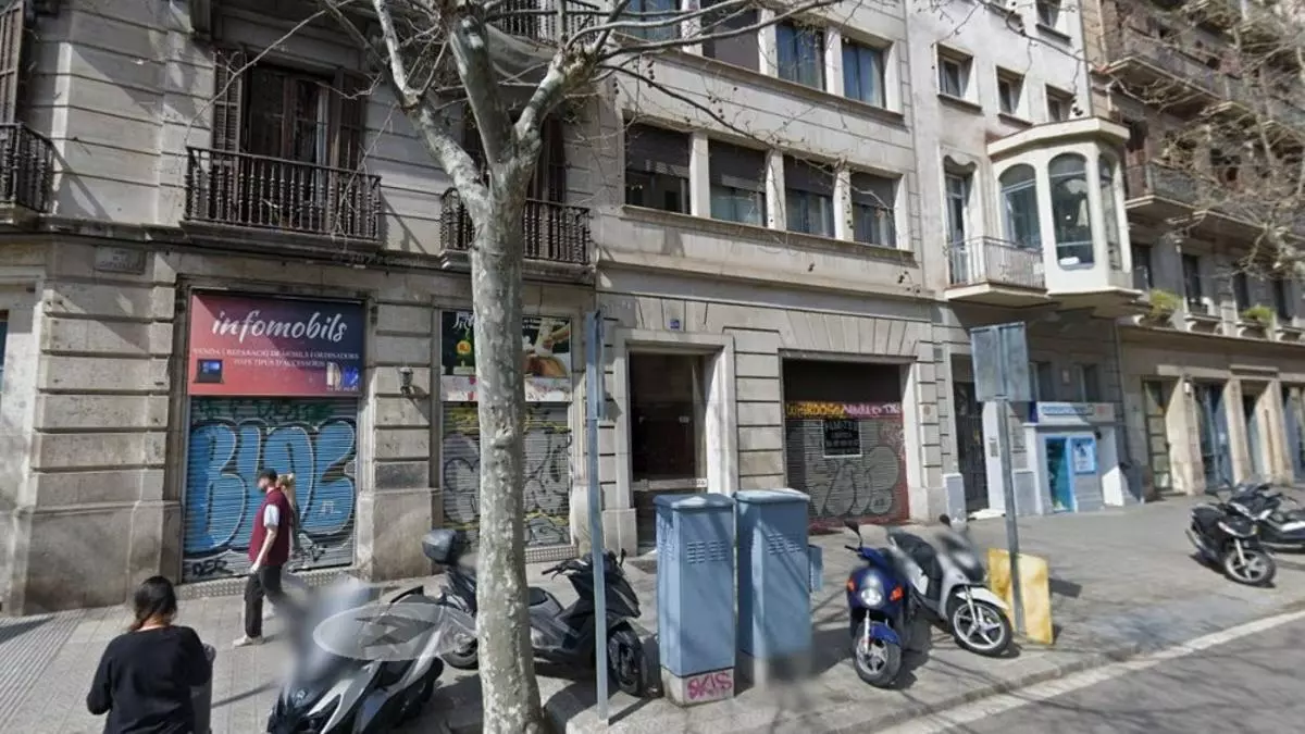 Incendio en un edificio de la calle Diputació de Barcelona