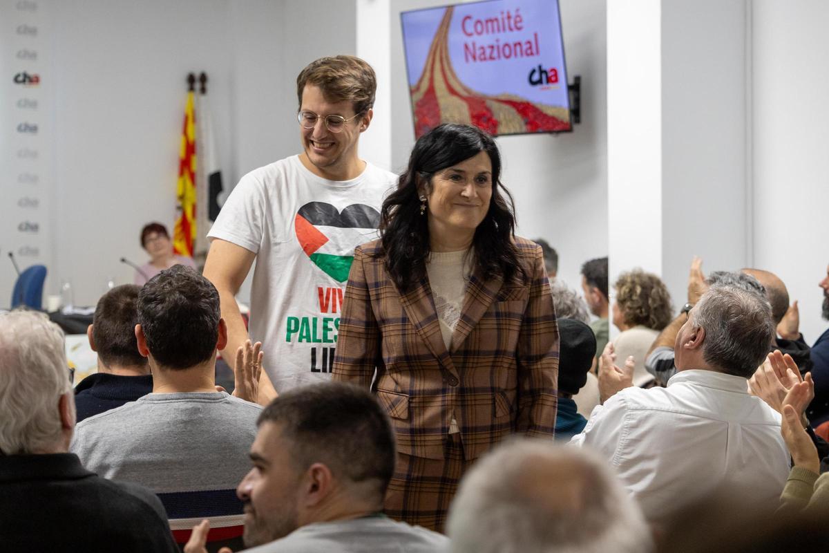 Jorge Pueyo e Isabel Lasobras, ayer, en el Comité Nazional de CHA.