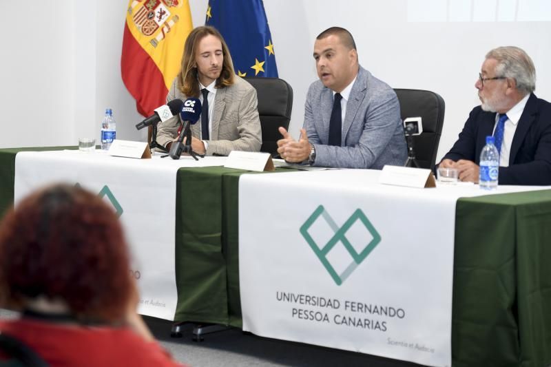 GENTE Y CULTURA 20-06-2018   LAS PALMAS DE GRAN CANARIA.  Inauguración Universidad de Verano Ciudad de Guía, en la foto y de izquierda a derecha: Antonio Rodríguez Perez, Rector Universidad Fernando Pessoa,  Pedro Rodriguez Pérez, Alcalde de Santa Maria de Guia y Pedro Rodríguez Rodriíguez, Presidente Universidad Fernando Pessoa Canarias  .   FOTOS: JUAN CASTRO  | 20/06/2018 | Fotógrafo: Juan Carlos Castro