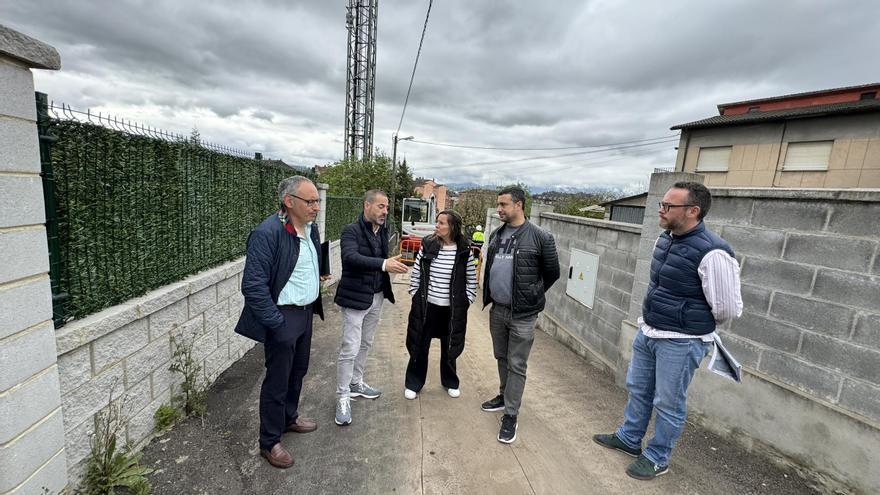 Los vecinos de la calle del Sol de Lugones tendrán vial nuevo en dos meses