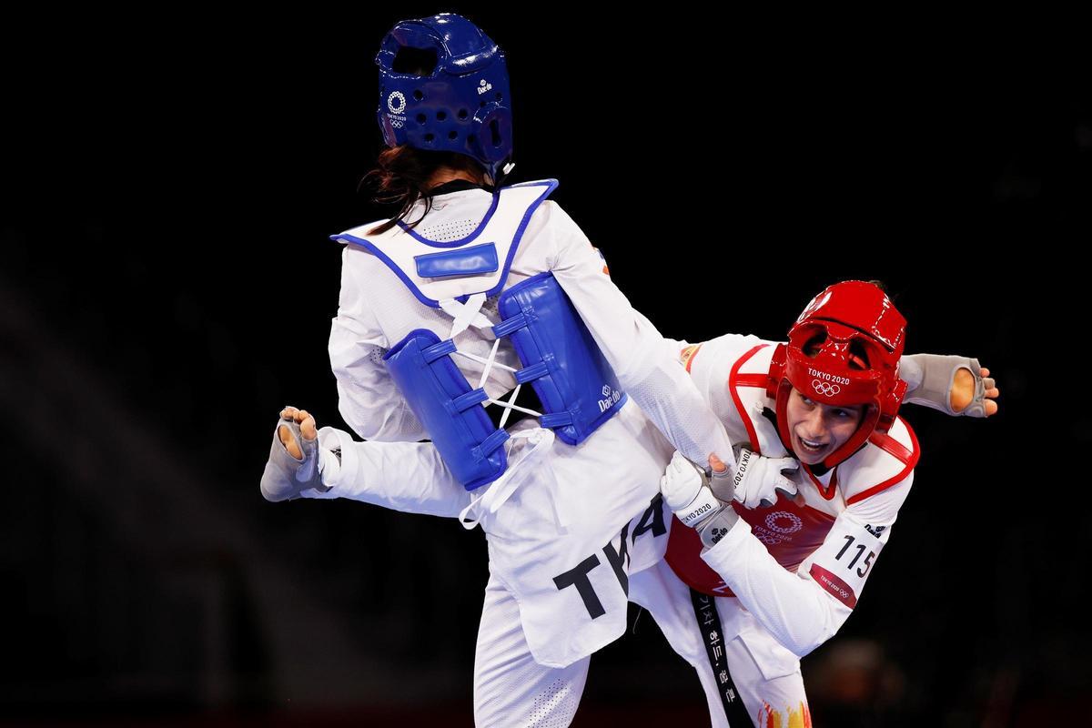 Adriana Cerezo, plata en taekwondo, primera medallista española Adriana Cerezo, plata en taekwondo, primera medallista española