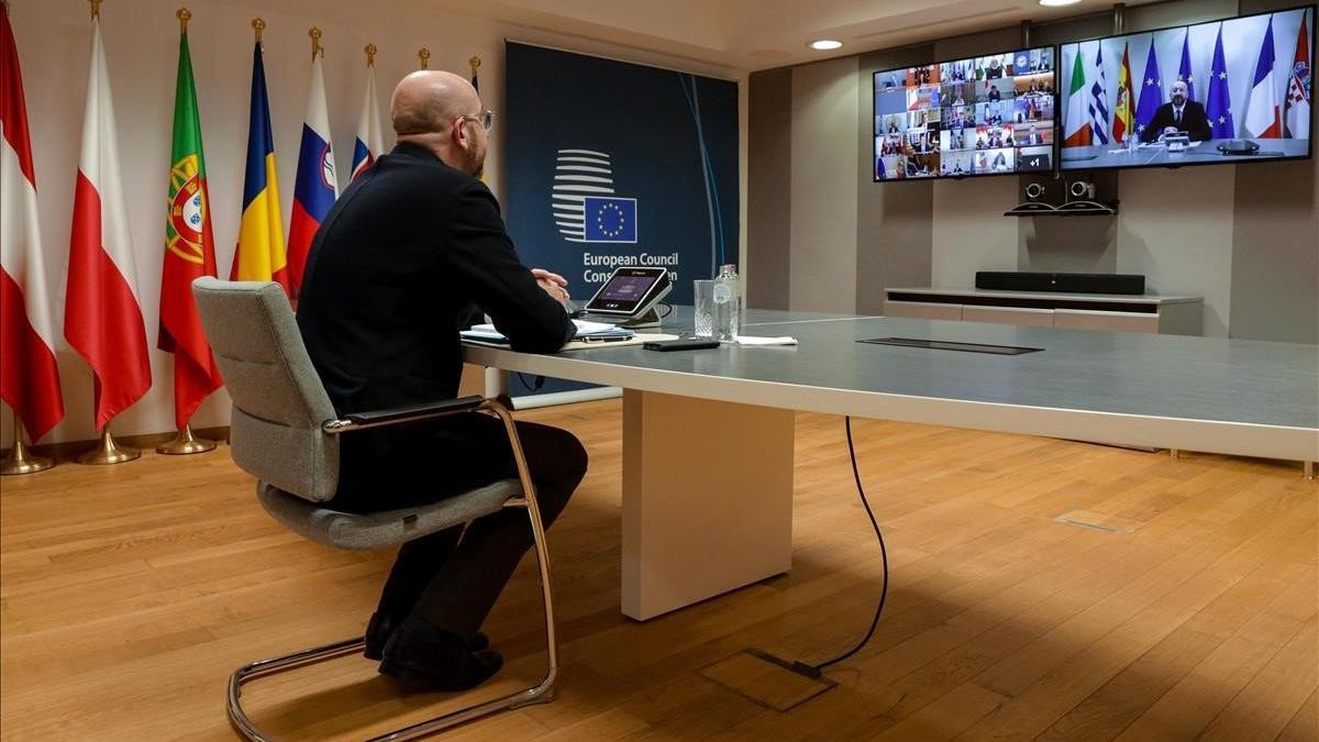 El presidente del Consejo Europeo, Charles Michel, participa en una videoconferencia con los líderes de la UE en el edificio del Consejo Europeo en Bruselas, el pasado 10 de marzo.