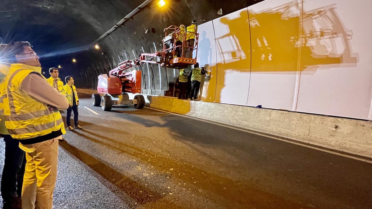 Comienzan las tareas de revestimiento de interior del túnel de Julio Luengo (Gran Canaria) con paneles de aluminio