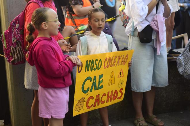 Familias del colegio de Prácticas retoman las manifestaciones