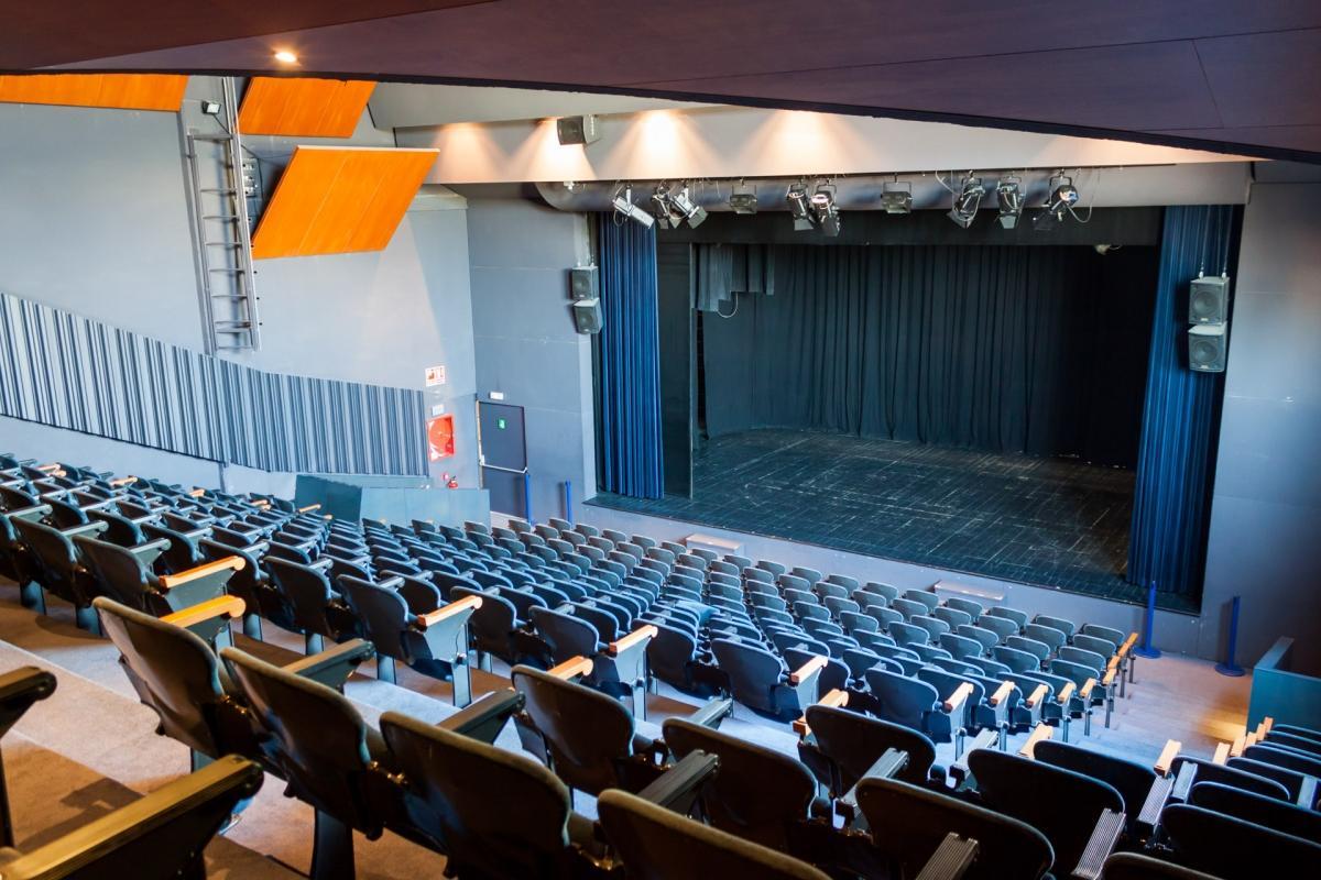 L’Ajuntament de Parets realitza múltiples millores al Teatre Can Rajoler per al seu 25è aniversari L’Ajuntament de Parets realitza múltiples millores al Teatre Can Rajoler per al seu 25è aniversari