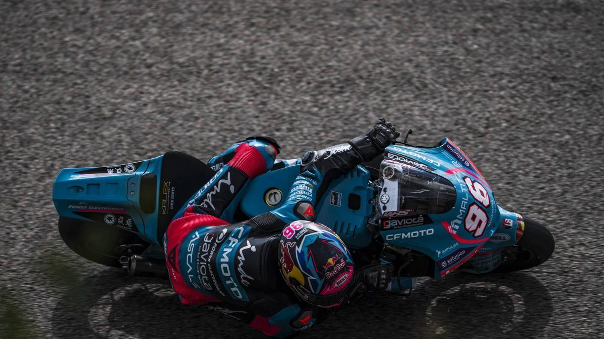 Holgado (CFMOTO Inde Aspar Team) lidera a los valencianos en Motorland en una pole para Alonso López