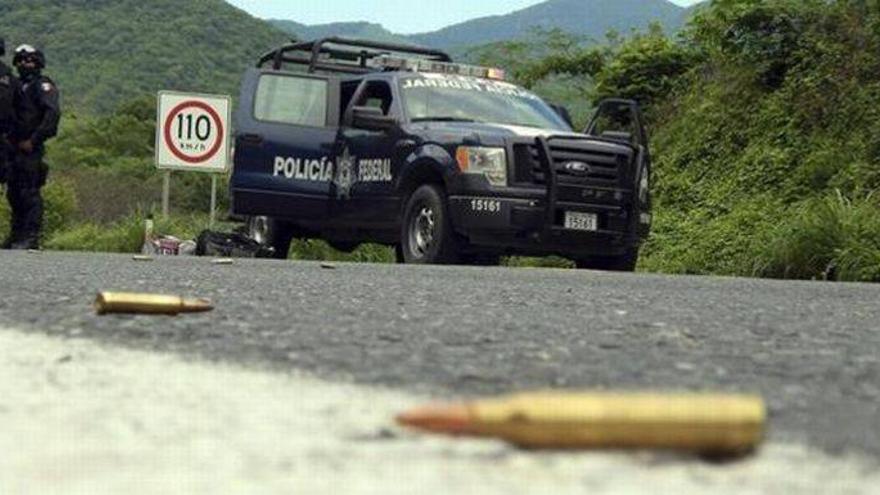 Los choques de la policía con &#039;narcos&#039; en México causan al menos 22 muertos