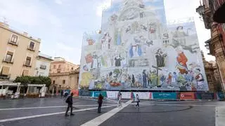 Una decena de colectivos exigen retirar la lona de la Catedral por llevar publicidad