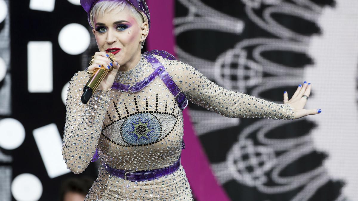 Katy Perry durante su actuación en Glastonbury
