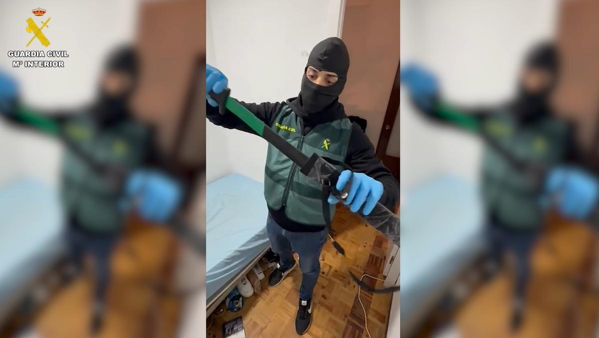 Desmantelado en Madrid un grupo criminal formado por componentes de los Trinitarios, los Blood y los Forty-Two.