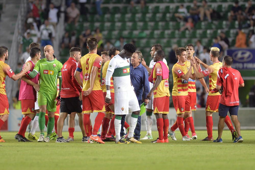 El Elche se muestra espeso y sin ideas ante el Alcoyano.