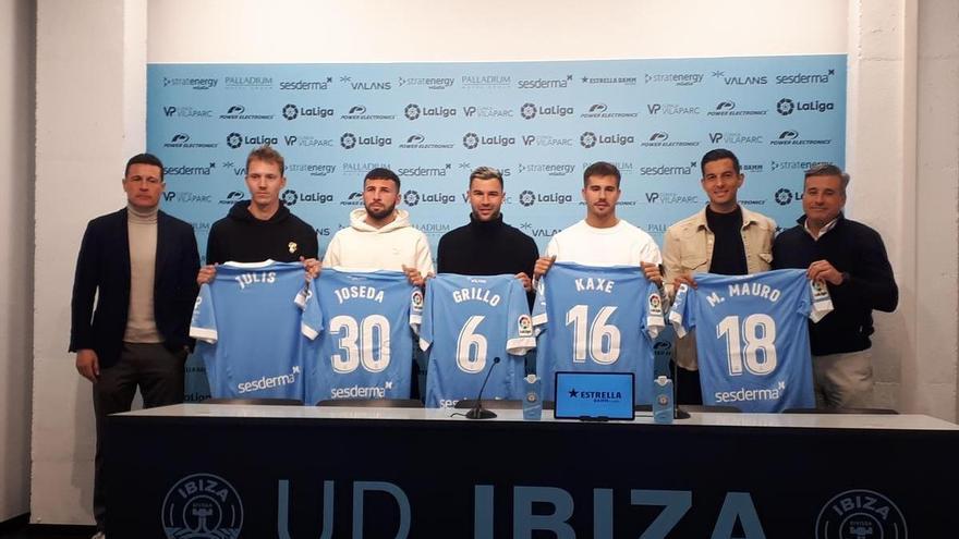 La UD Ibiza presenta oficialmente a sus cinco últimos fichajes