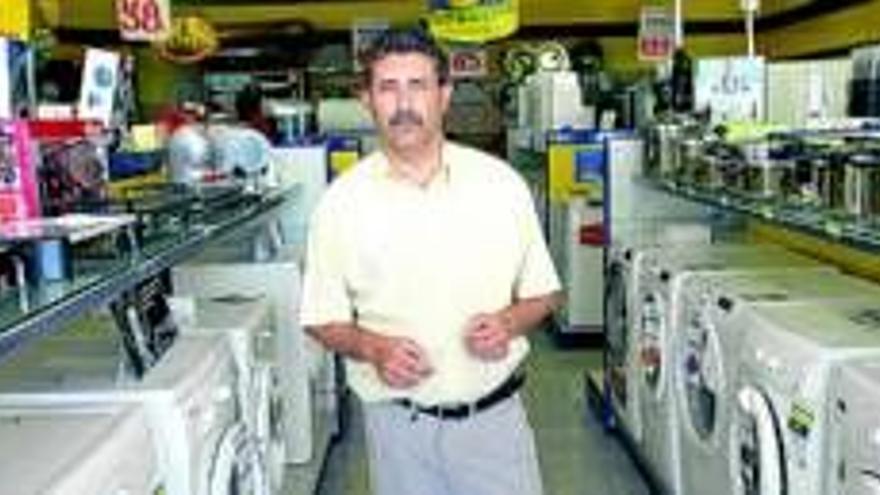 Se adquieren sobre todo lavadoras y frigoríficos" - El Periódico Extremadura