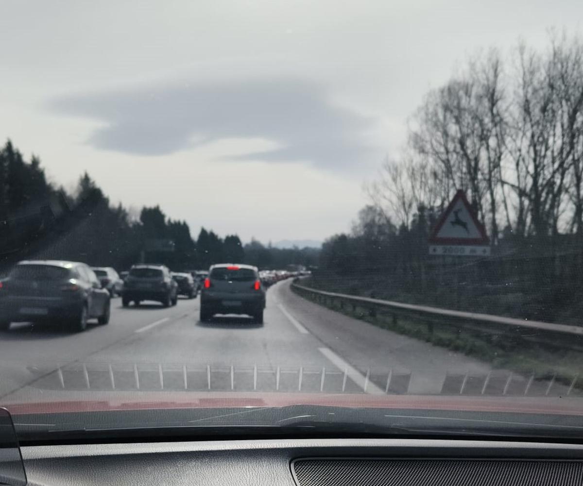 El atasco en la ronda de Oviedo