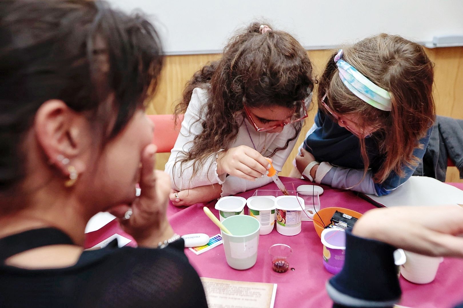 Talleres científicos en el Museo de la Ciencia y el Cosmos.