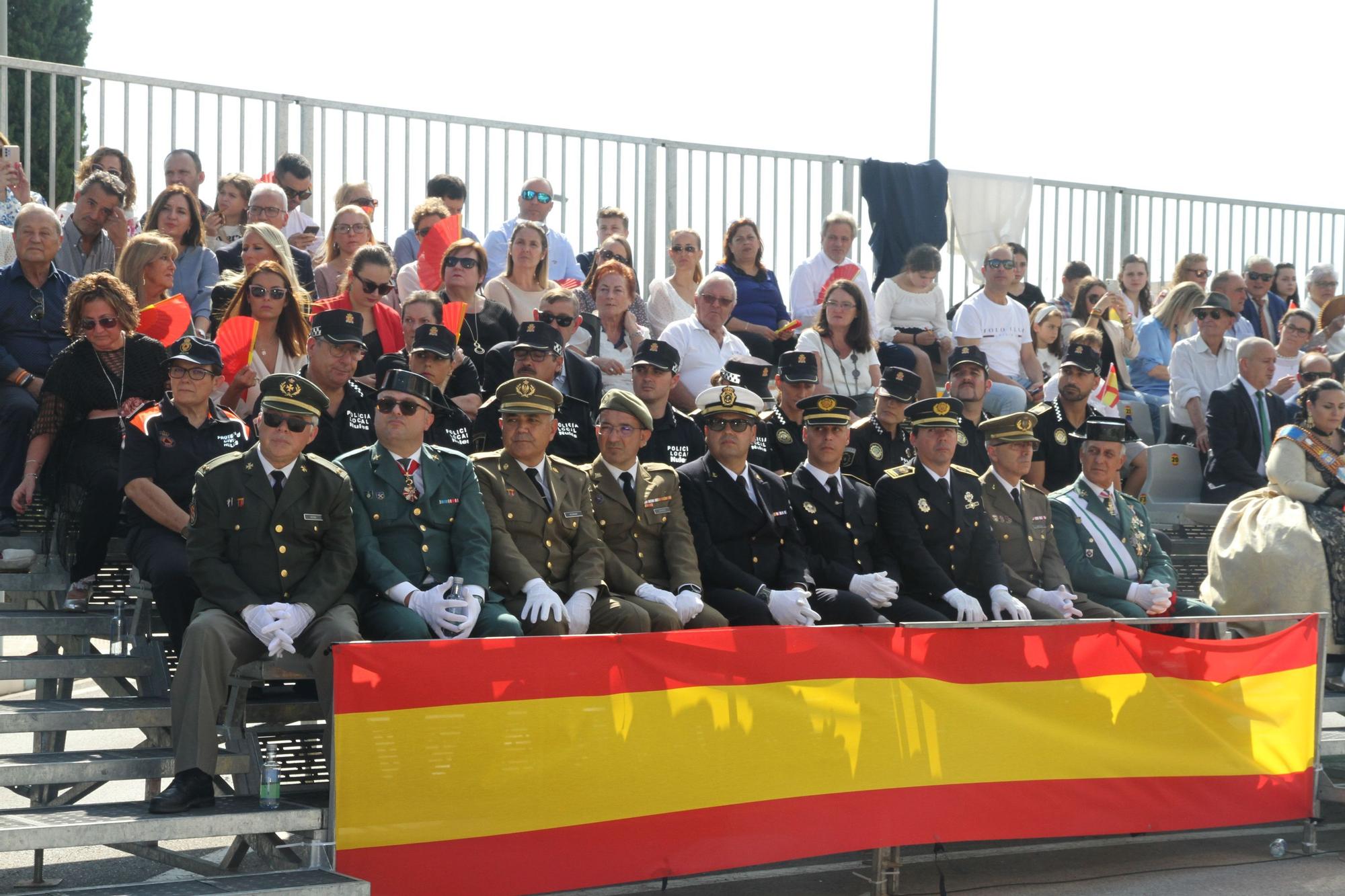 Nules iza la bandera más grande de la provincia en el Día de la Hispanidad