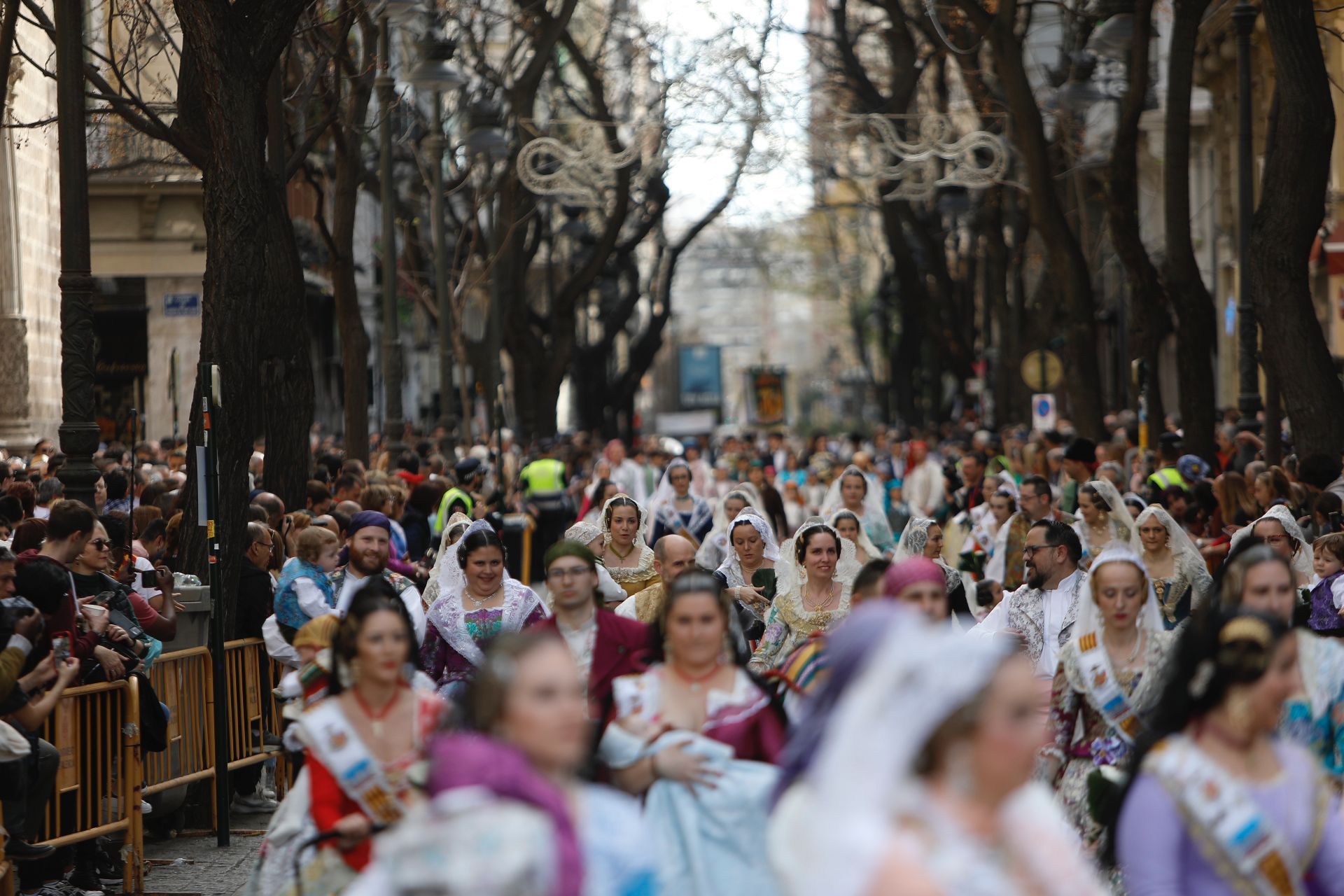 Las comisiones llegan a la Plaza de la Reina