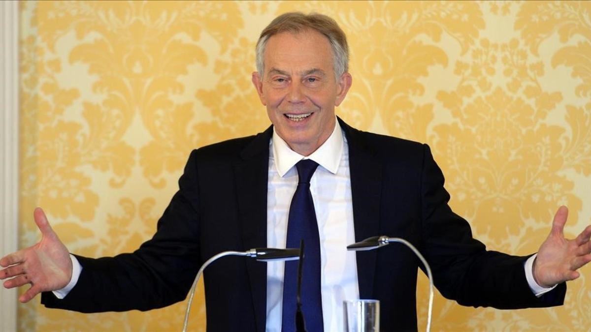 Blair habla durante su rueda de prensa en Admiralty House, en Londres, este miércoles.