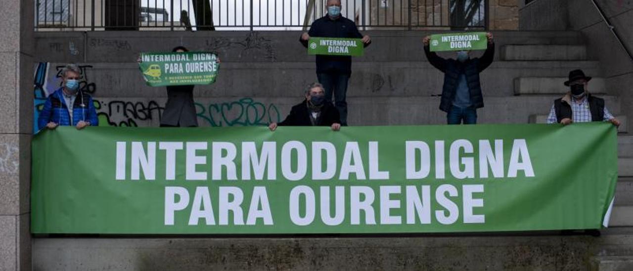 Miembros de la plataforma en una protesta. | // BRAIS LORENZO