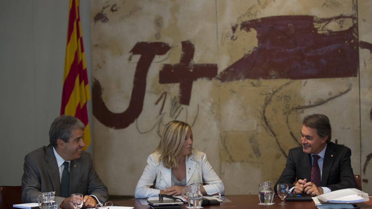 Francesc Homs, Joana Ortega y Artur Mas, en una reunión de Govern.