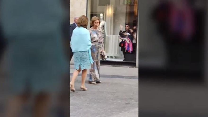 VIRAL: El saludo de un dependiente de Zara a la reina Sofía