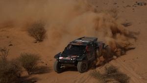 Driver Nasser Al-Attiyah and co-driver Fabian Lurquin compete during the eleventh stage of the Dakar Rally between Bisha and Al Henakiyah, Saudi Arabia, Thursday, Jan.15, 2026. (AP Photo/Thibault Camus). Editorial use only / Only Italy and Spain