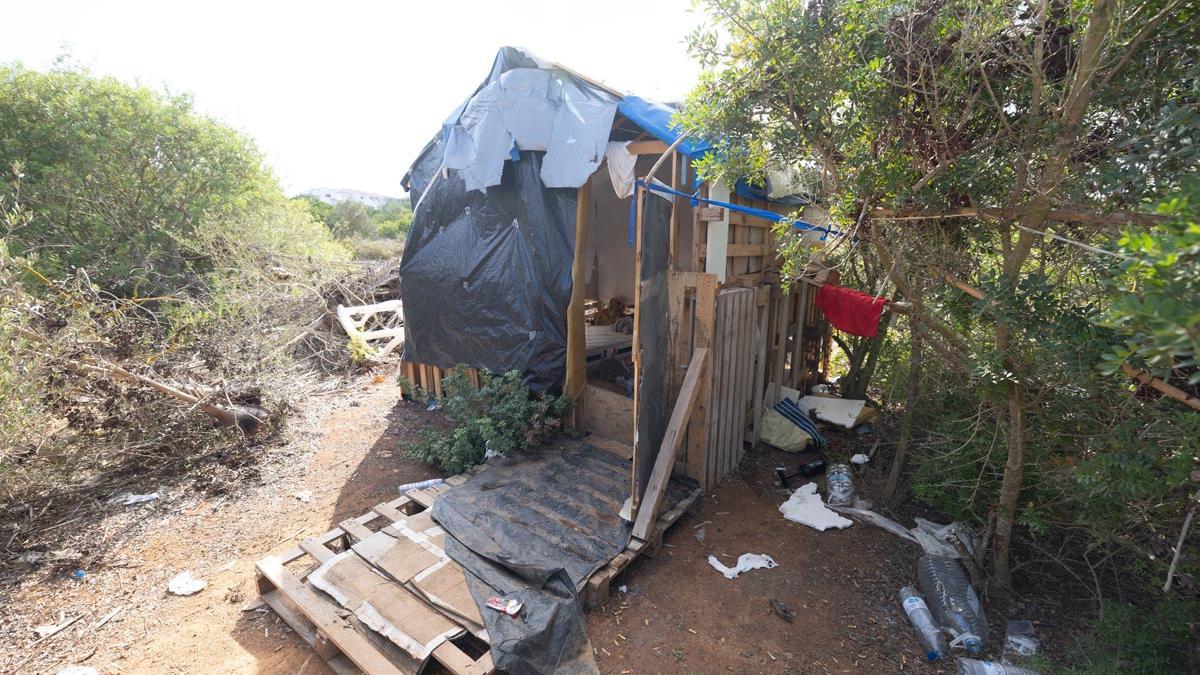 Así ha quedado el asentamiento de infraviviendas de Ibiza tras el incendio